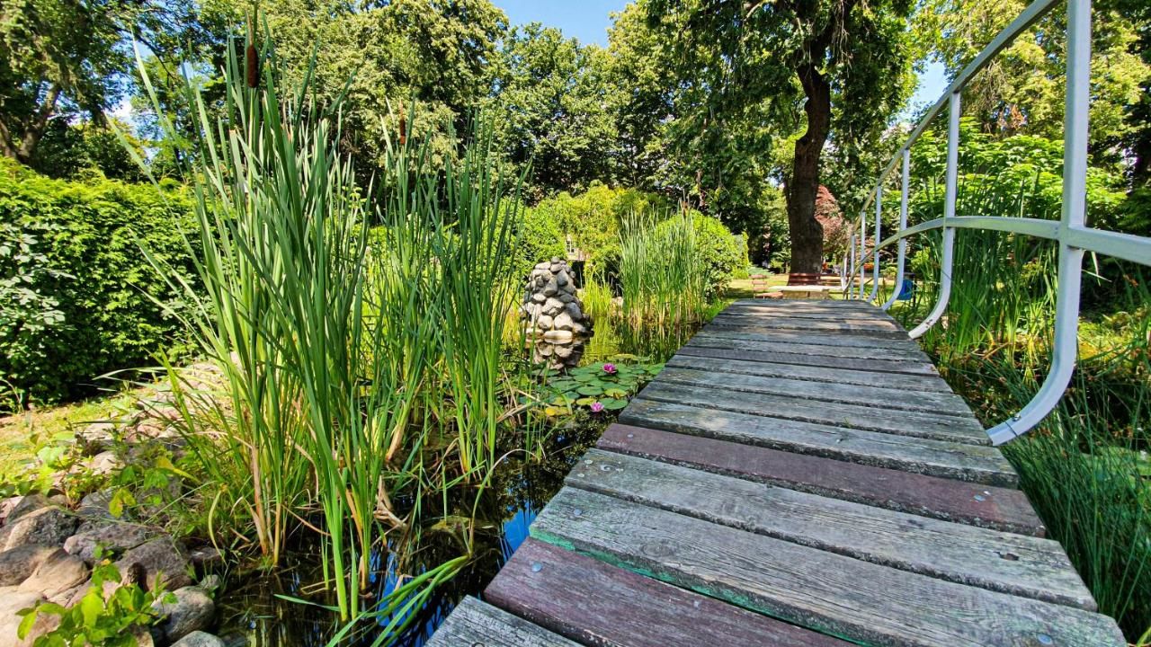 Отель Dworek Brodowo Restauracja Hotel Przyjęcia Brodowo-24